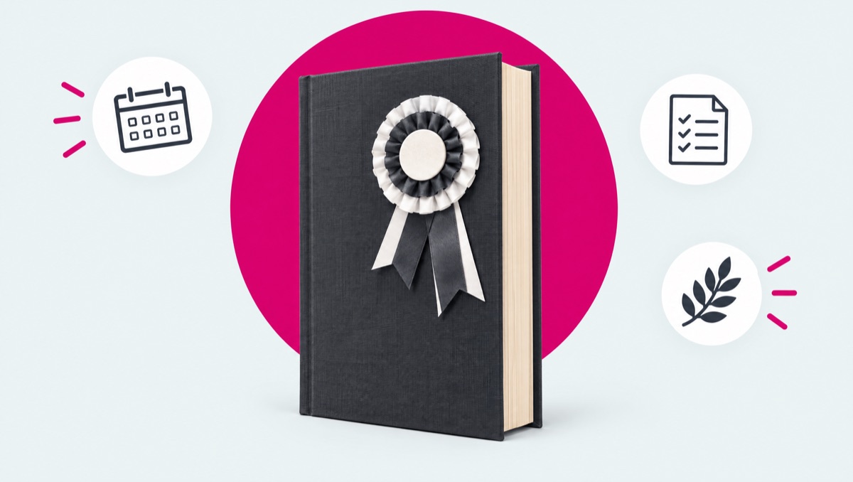 Ein großes Buch mit einer Preisschleife steht vor einem pinkfarbenen Kreis. Daneben Symbole für Kalender, Teilnahmebedingungen und Lorbeerzweig.